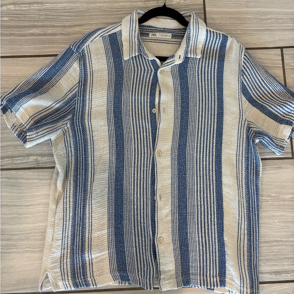 Zara Textured Blue and White Striped Men's Shirt